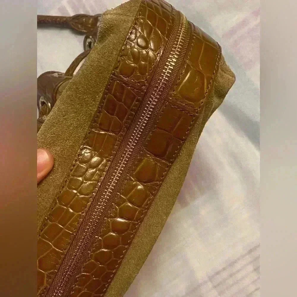 🏵️Cole Haan Drawstring Hobo Hazelnut soft Suede luxurious bag 🏵️ - Picture 10 of 10